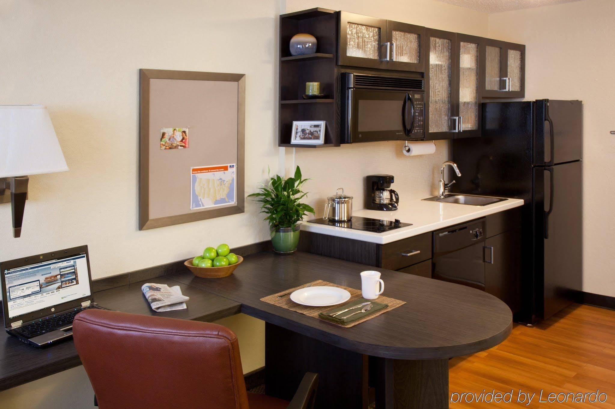 Sonesta Simply Suites Irvine East Foothill Lake Forest Exterior foto