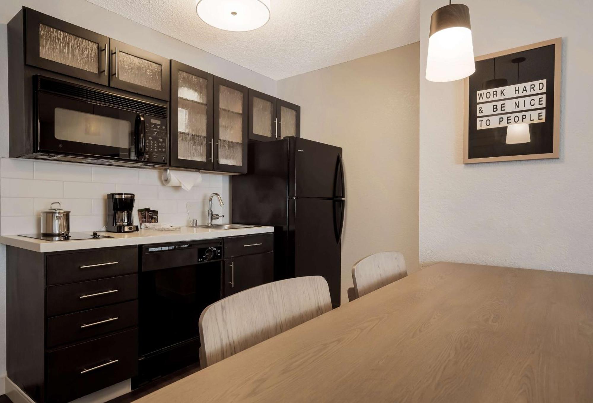 Sonesta Simply Suites Irvine East Foothill Lake Forest Exterior foto